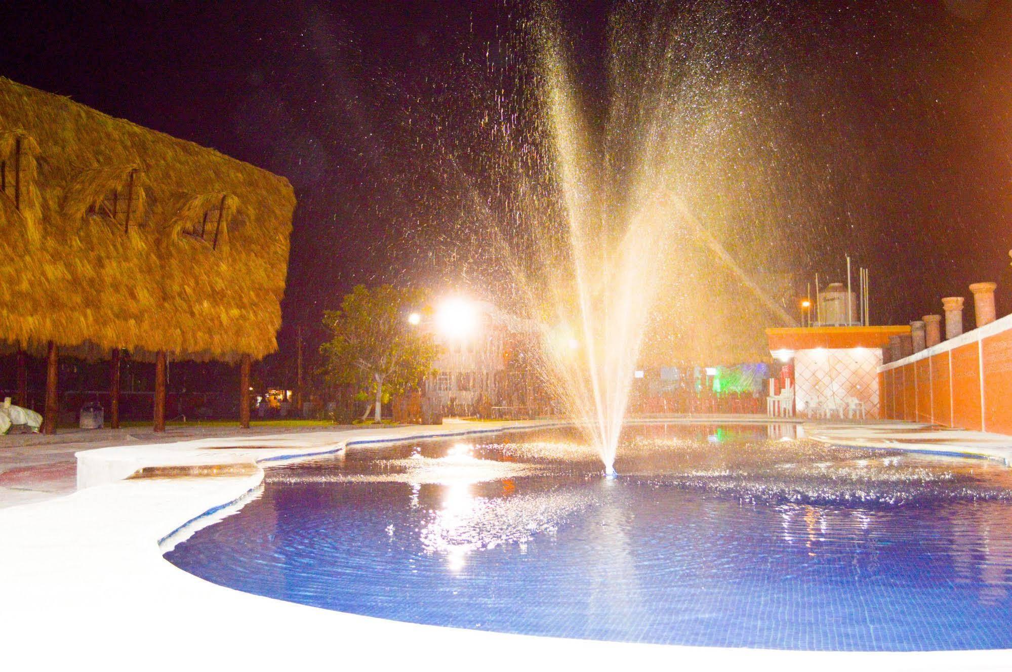 Hotel Hacienda Ixtlan コスメル エクステリア 写真