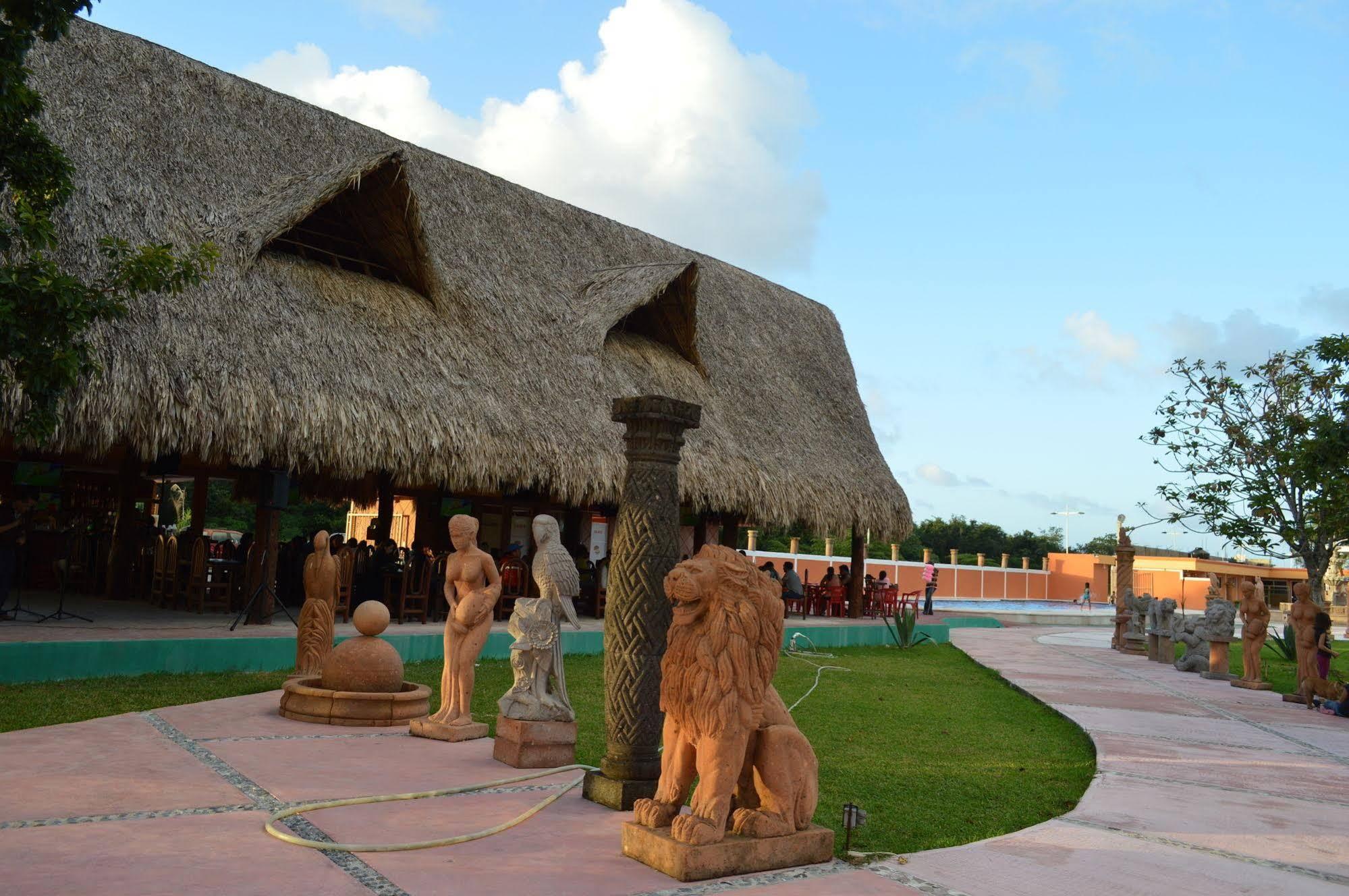 Hotel Hacienda Ixtlan コスメル エクステリア 写真