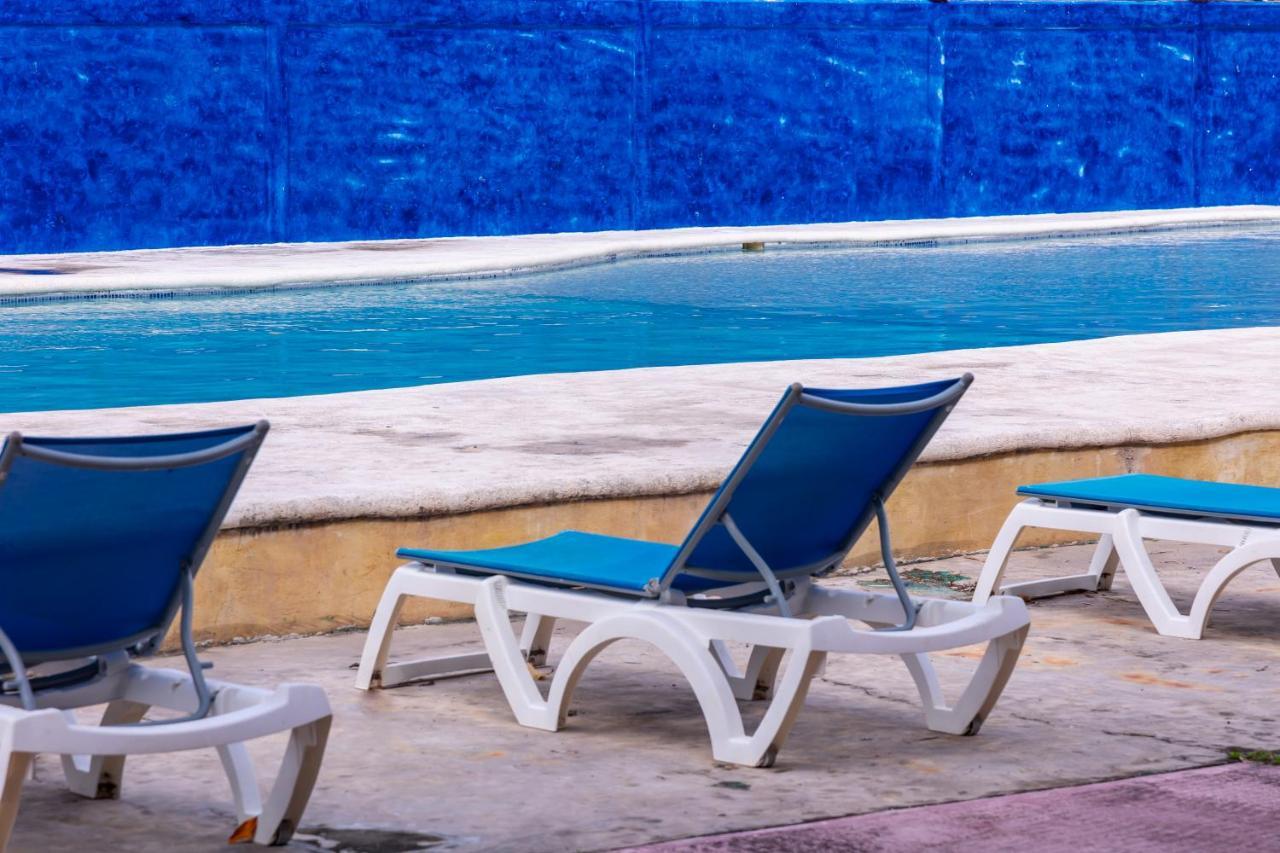 Hotel Hacienda Ixtlan コスメル エクステリア 写真
