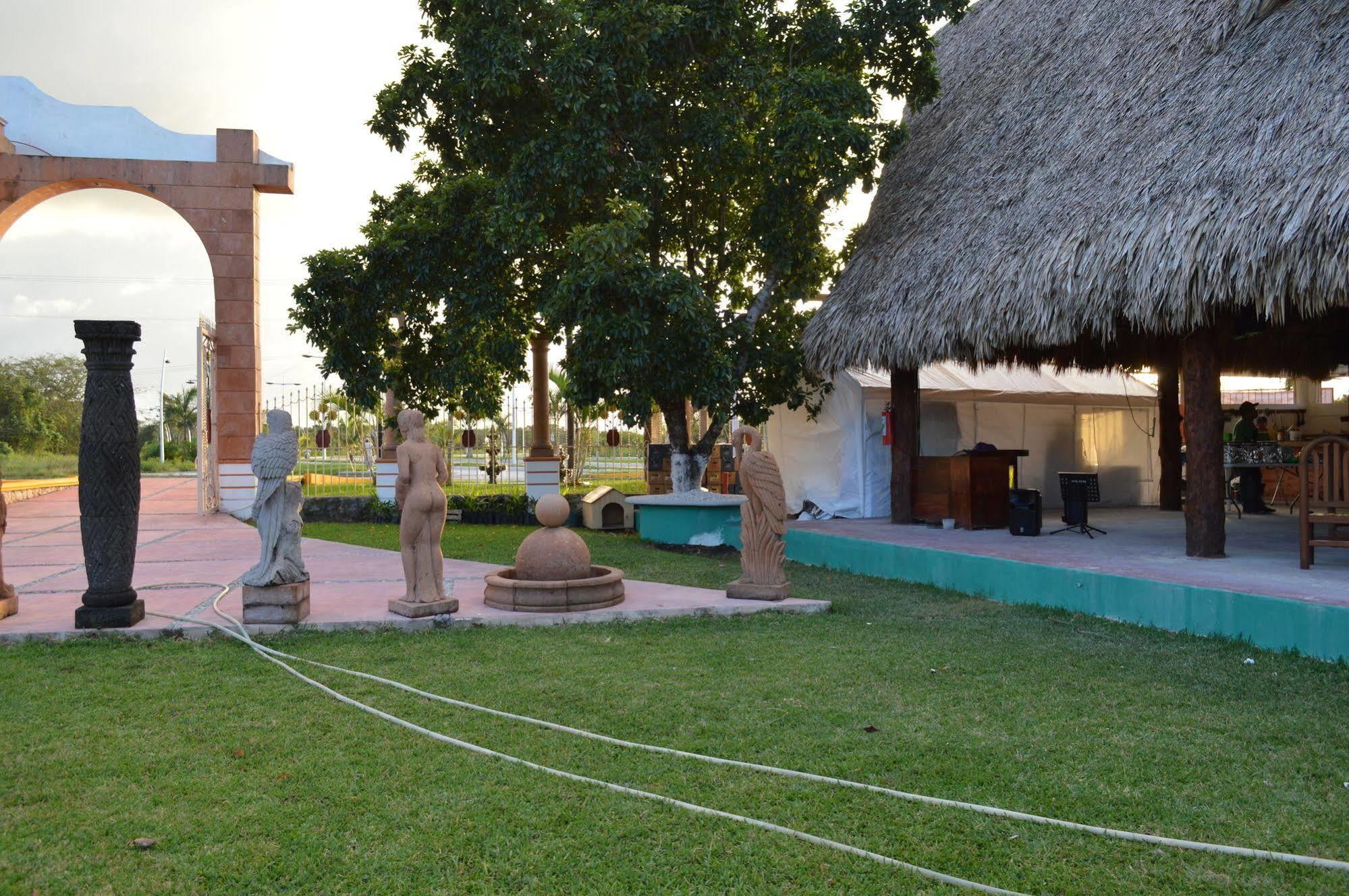 Hotel Hacienda Ixtlan コスメル エクステリア 写真