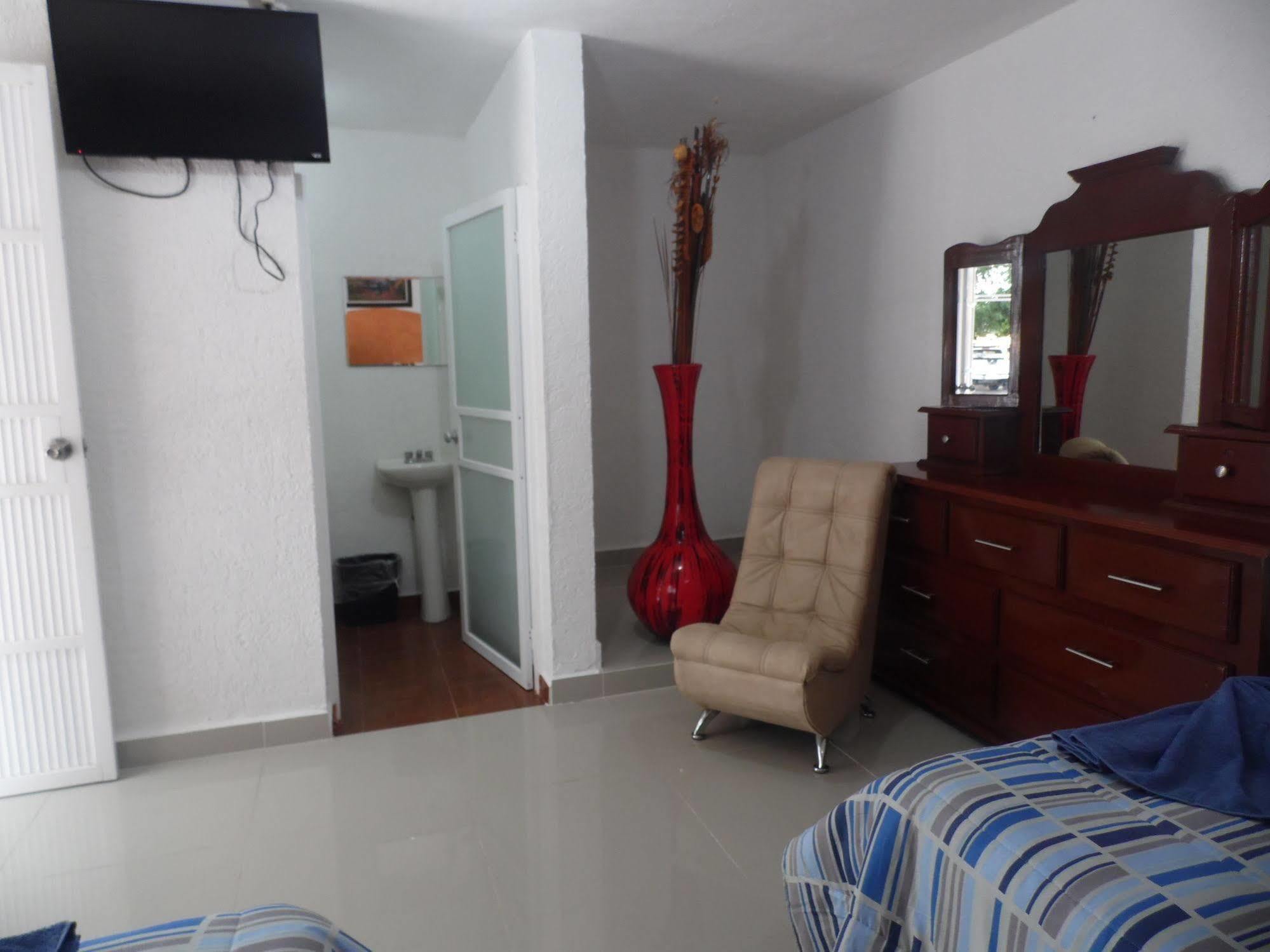 Hotel Hacienda Ixtlan コスメル エクステリア 写真