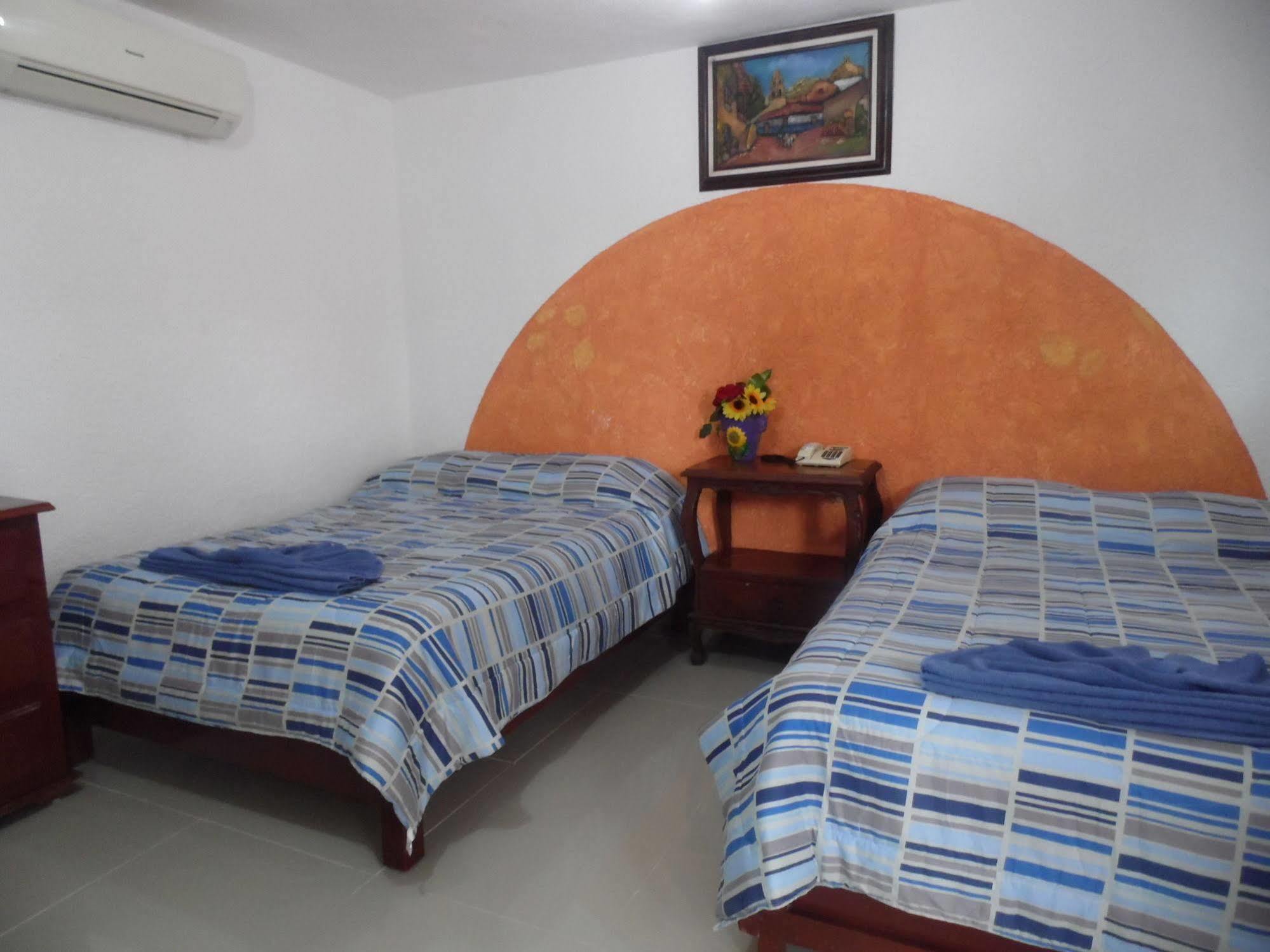 Hotel Hacienda Ixtlan コスメル エクステリア 写真