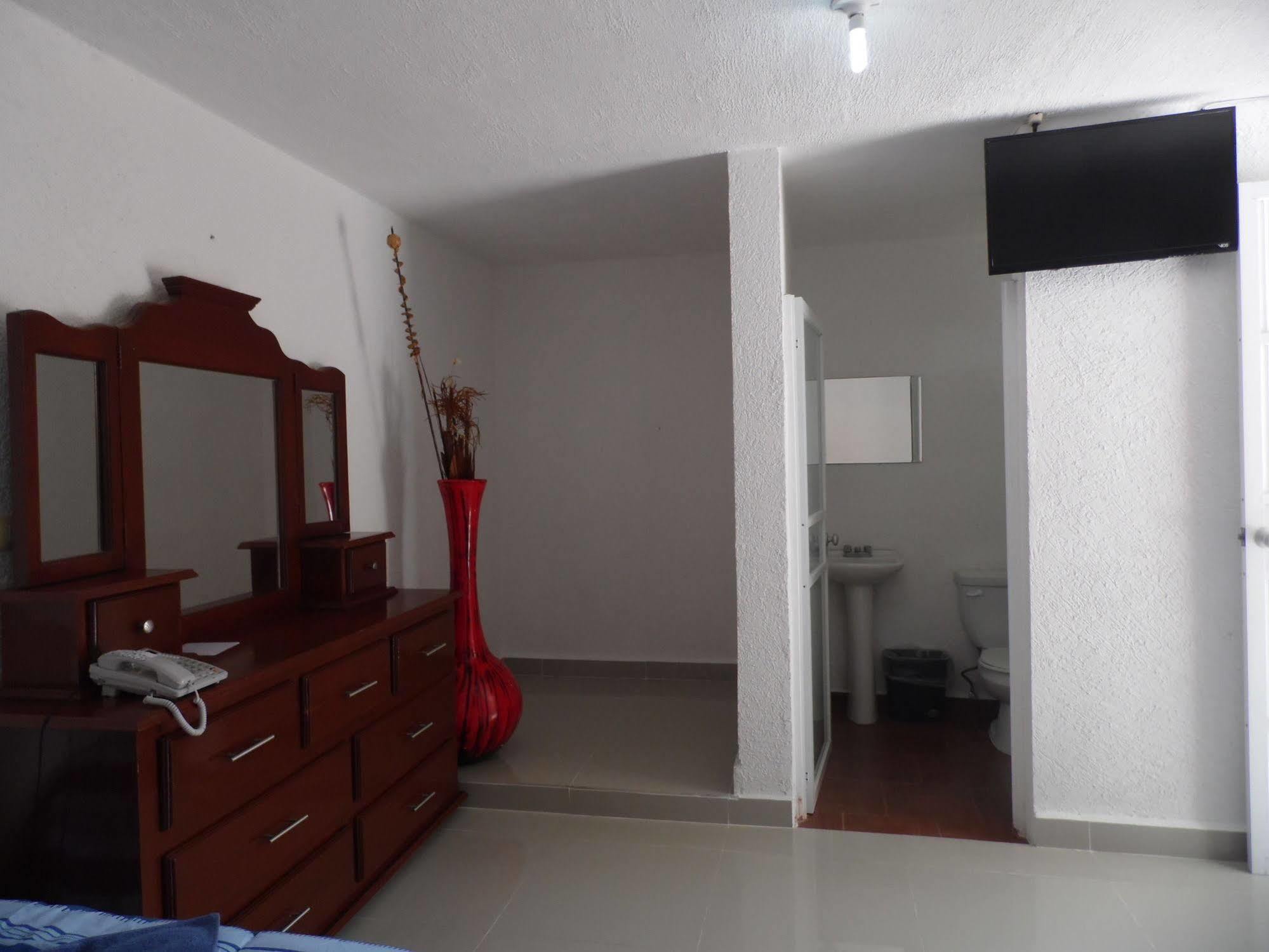 Hotel Hacienda Ixtlan コスメル エクステリア 写真