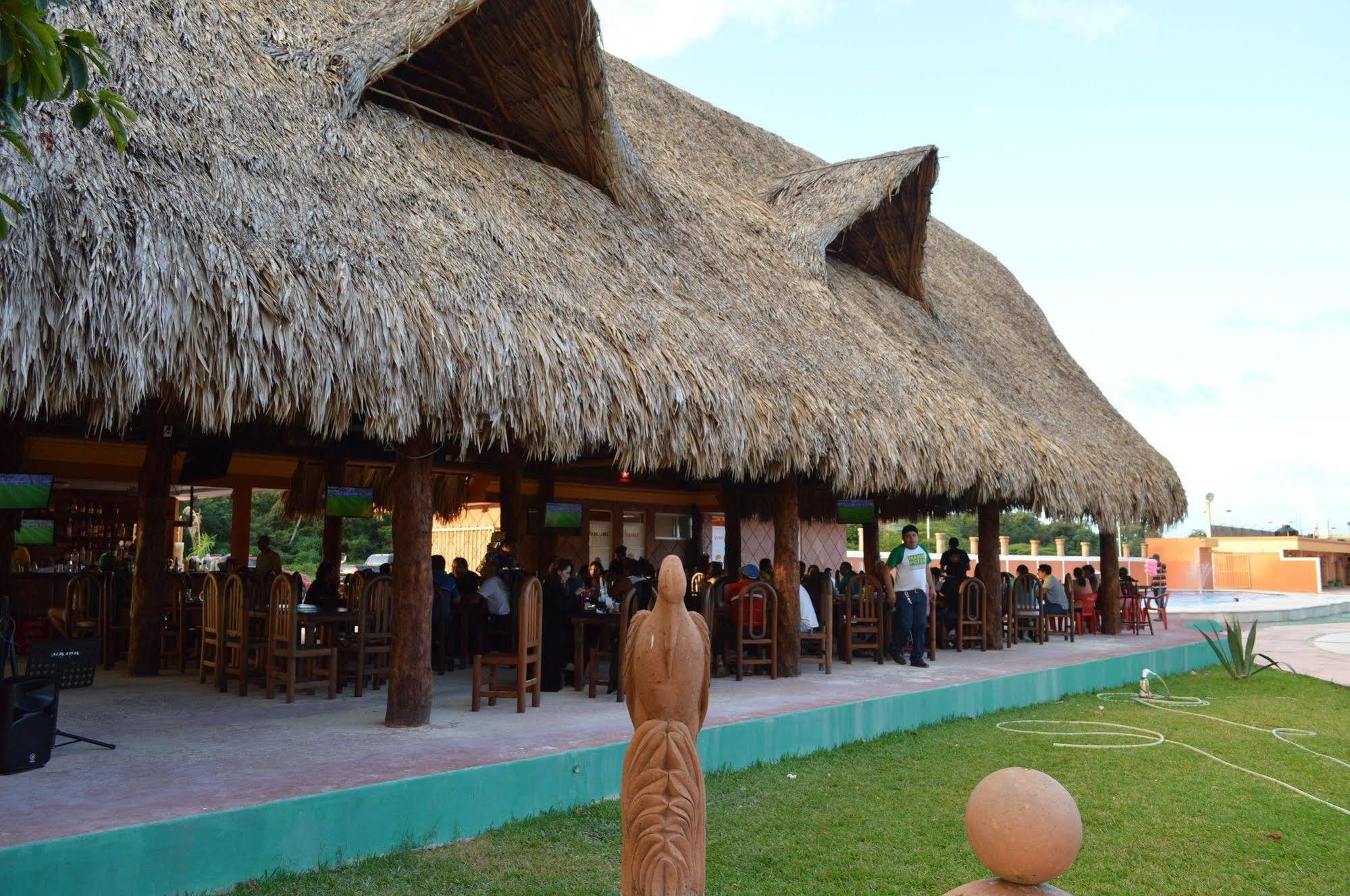 Hotel Hacienda Ixtlan コスメル エクステリア 写真