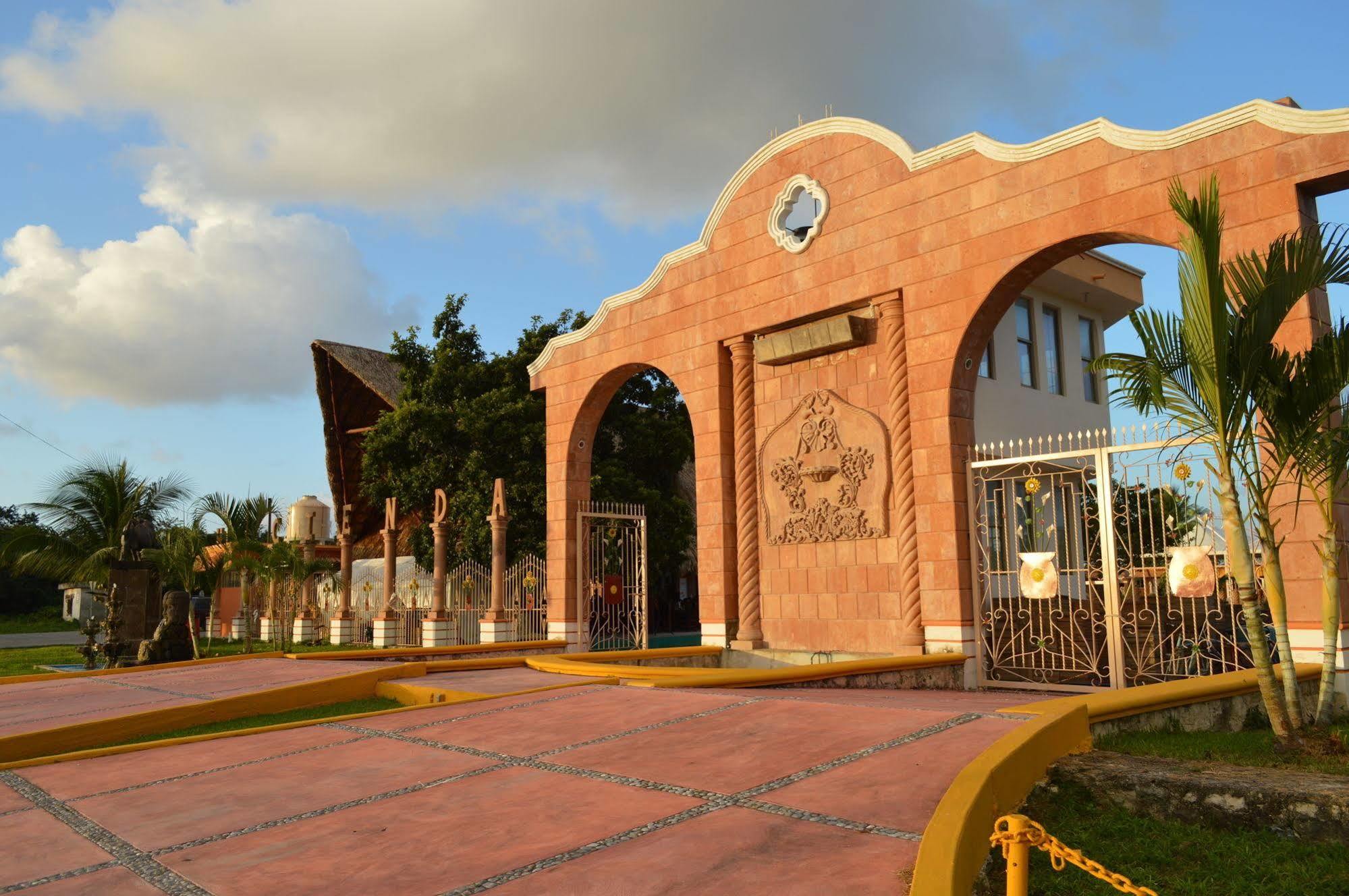 Hotel Hacienda Ixtlan コスメル エクステリア 写真