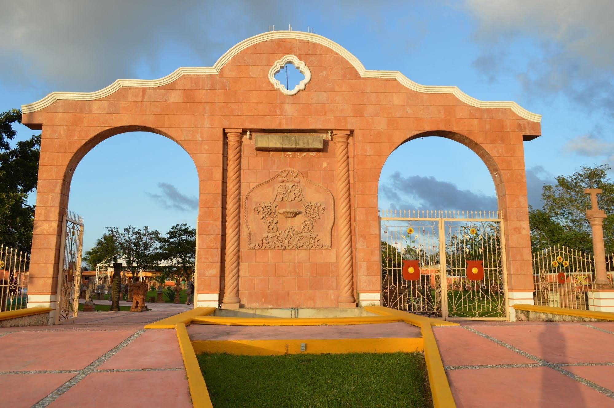 Hotel Hacienda Ixtlan コスメル エクステリア 写真