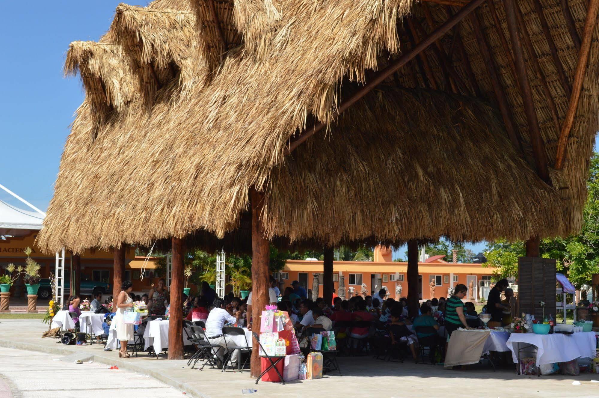 Hotel Hacienda Ixtlan コスメル エクステリア 写真