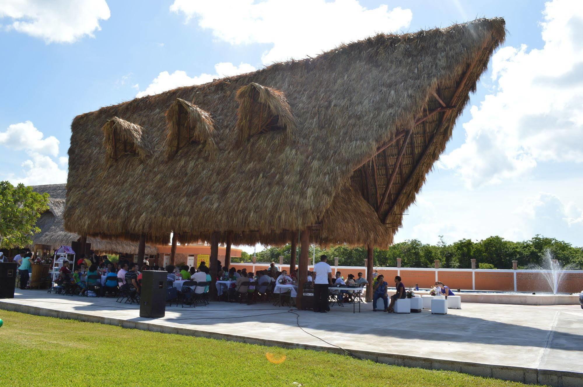 Hotel Hacienda Ixtlan コスメル エクステリア 写真