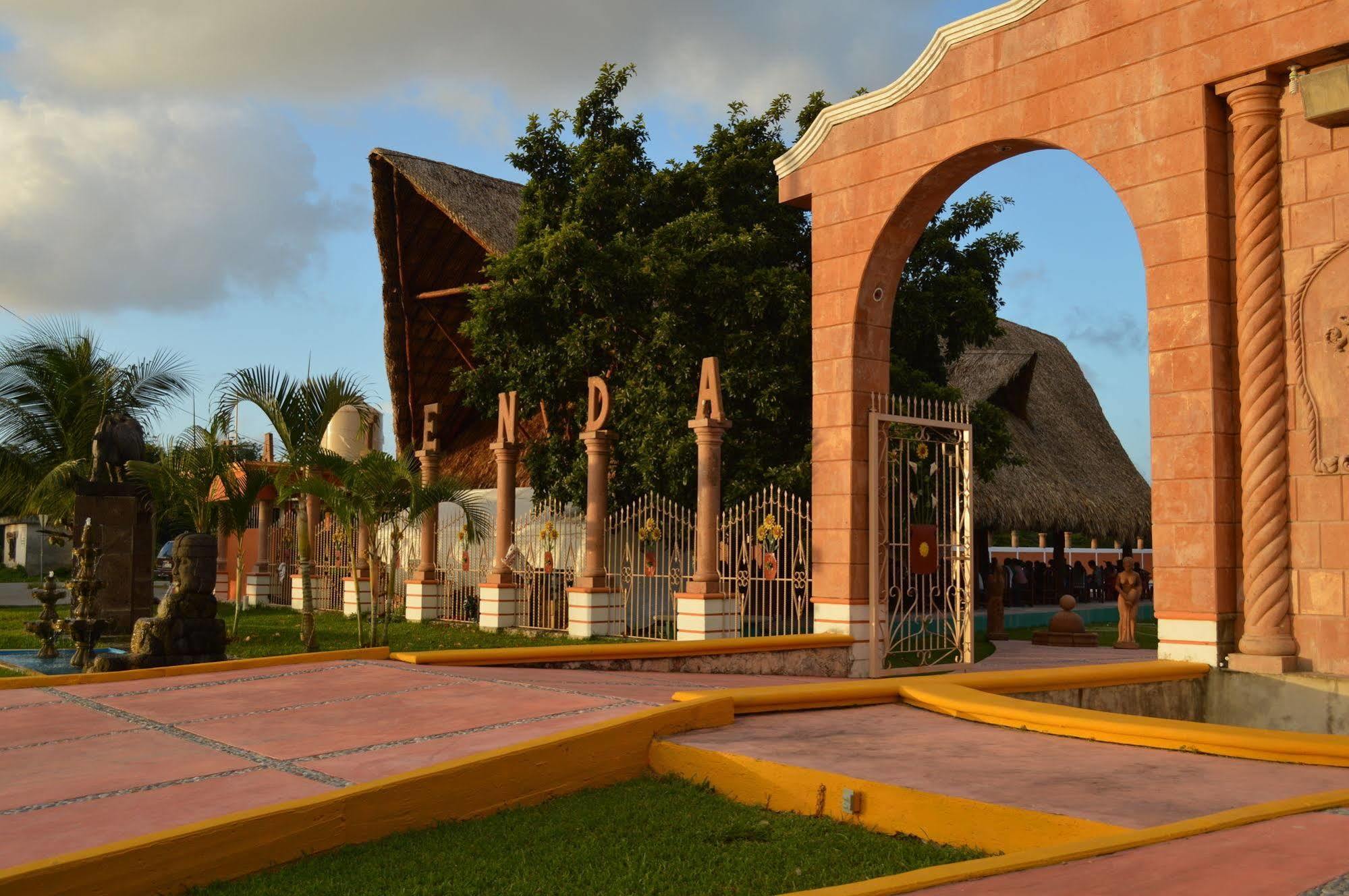 Hotel Hacienda Ixtlan コスメル エクステリア 写真