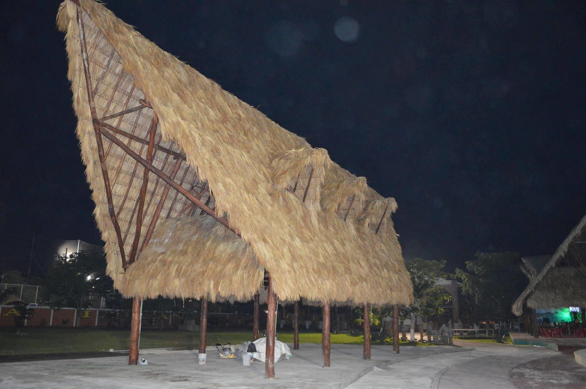 Hotel Hacienda Ixtlan コスメル エクステリア 写真